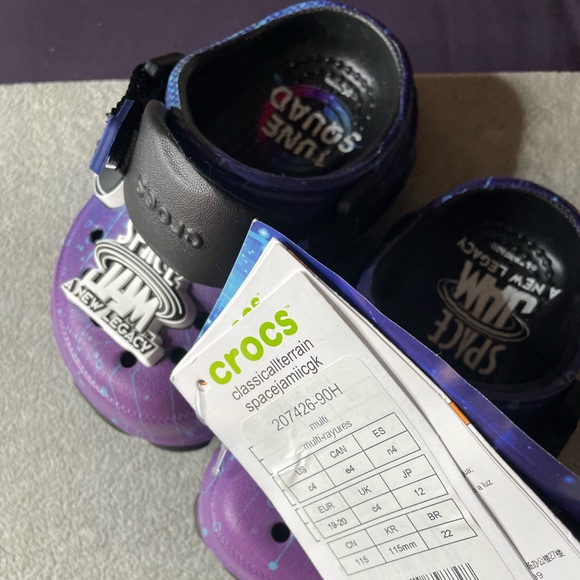 Space Jam Crocs - Picture 3 of 5